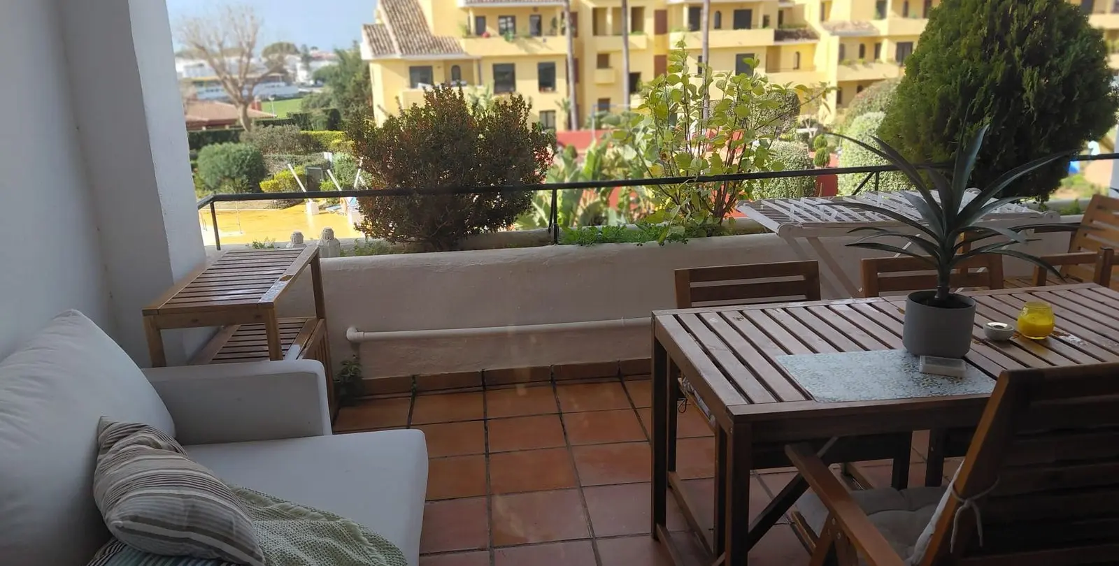 Long-term rent of ground floor apartment in Estepona 35