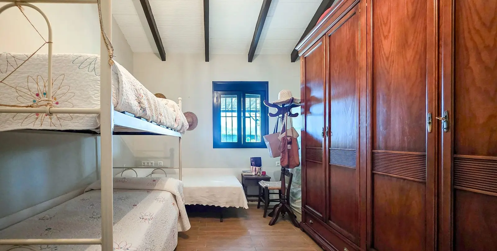 Продажа финки в Antequera 28