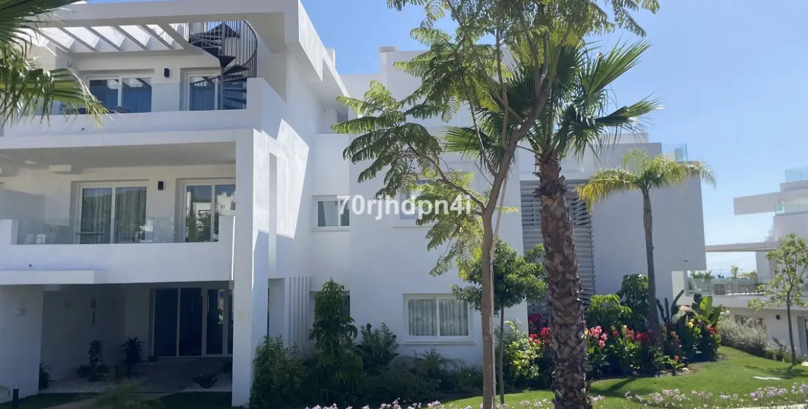 Sale of middle floor apartment in Málaga 6