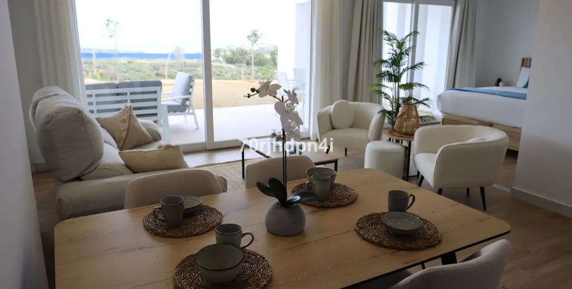 Sale of middle floor apartment in Málaga 20