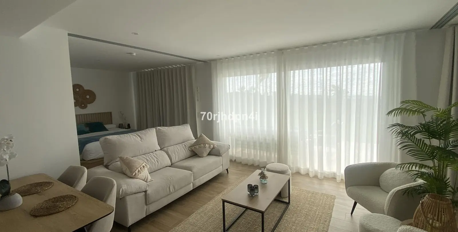 Sale of middle floor apartment in Casares 1