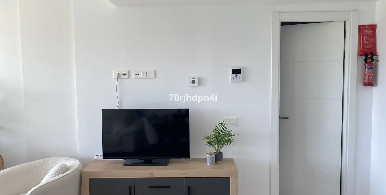 Sale of middle floor apartment in Casares 2