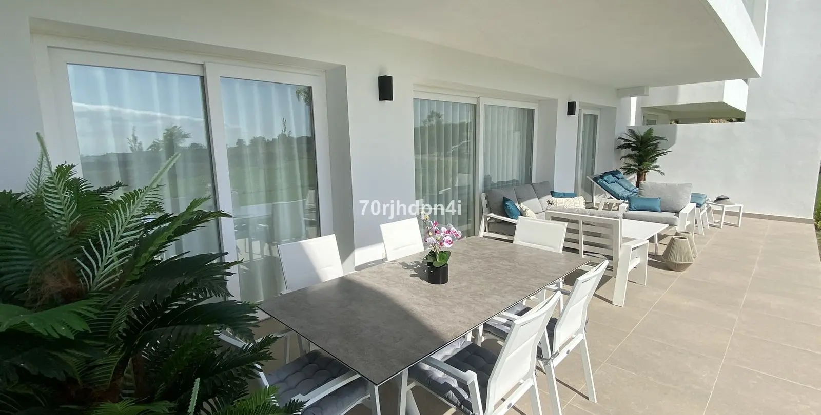 Sale of middle floor apartment in Casares 3