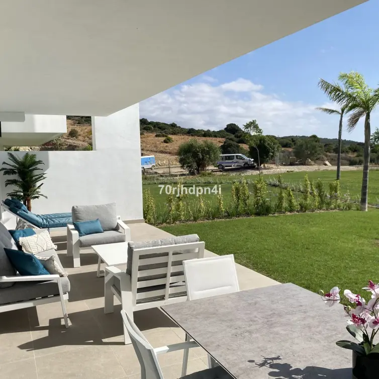 Продажа апартаментов на среднем этаже в Casares