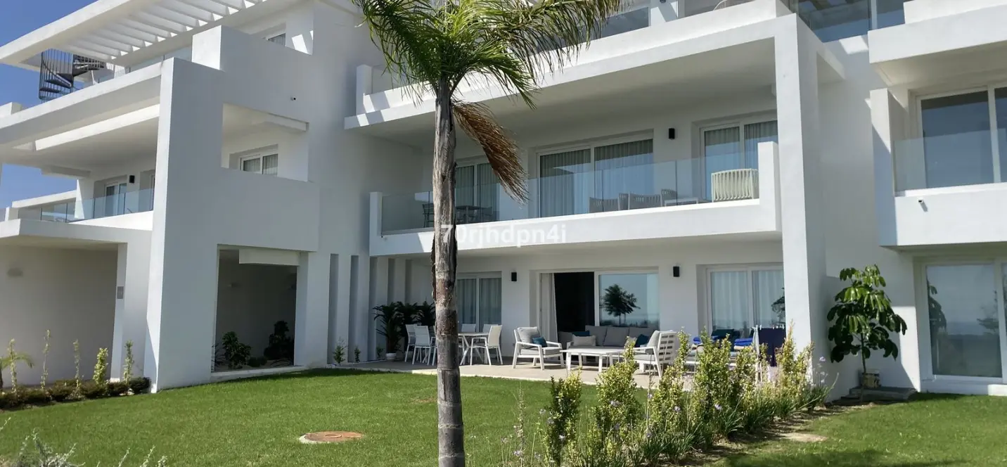 Продажа апартаментов на среднем этаже в Casares 4