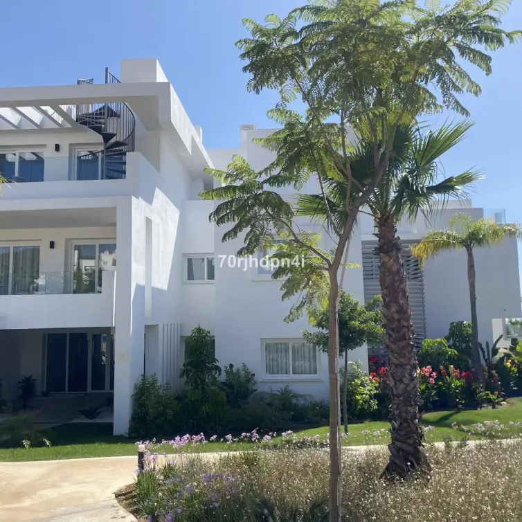 Продажа апартаментов на среднем этаже в Casares