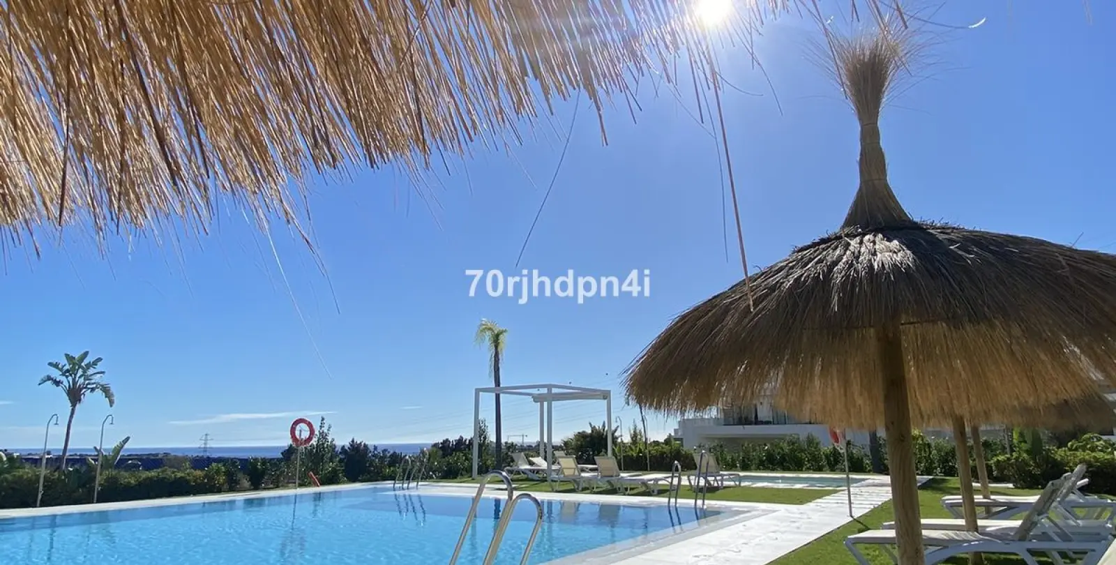 Sale of middle floor apartment in Casares 7