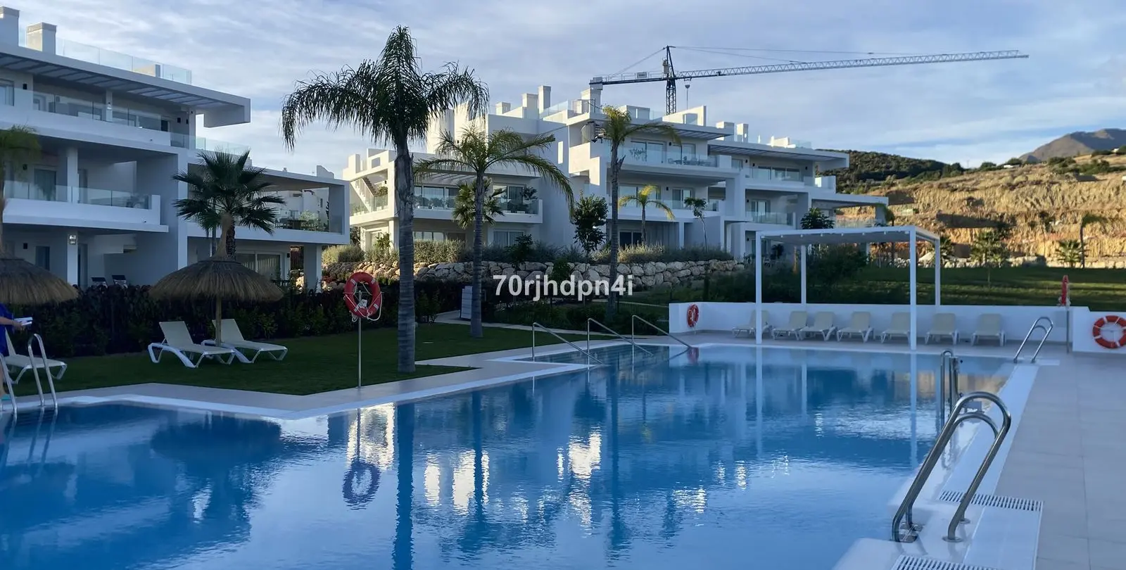 Sale of middle floor apartment in Casares 8