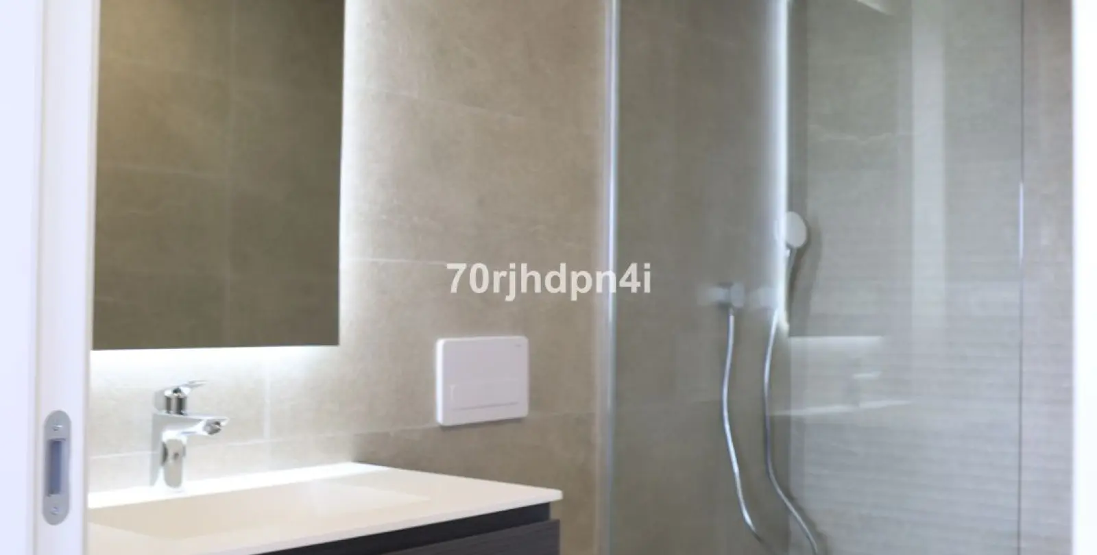 Sale of middle floor apartment in Casares 12