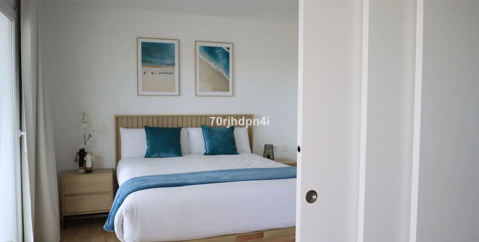 Sale of middle floor apartment in Casares 13