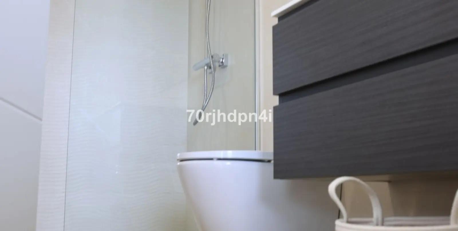 Sale of middle floor apartment in Casares 15