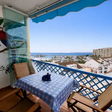 Venta de apartamento en planta media en Estepona