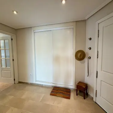 Venta de apartamento en planta media en Estepona