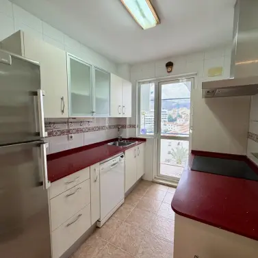 Venta de apartamento en planta media en Estepona