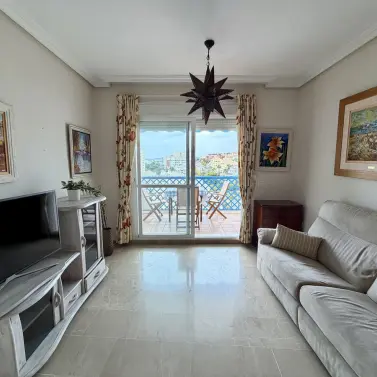 Venta de apartamento en planta media en Estepona
