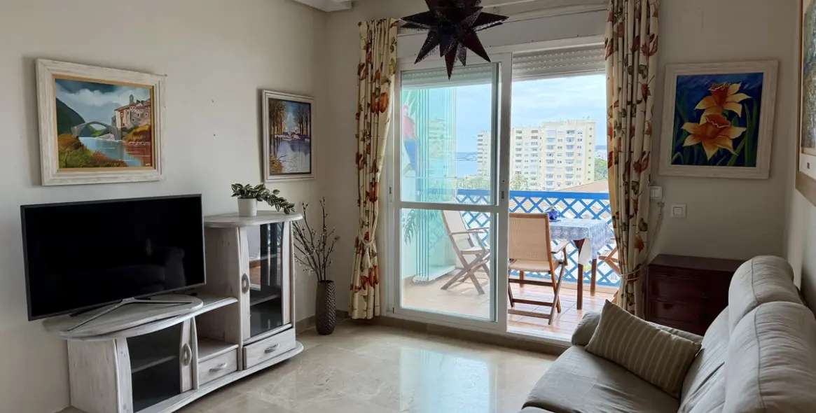 Venta de apartamento en planta media en Estepona 7
