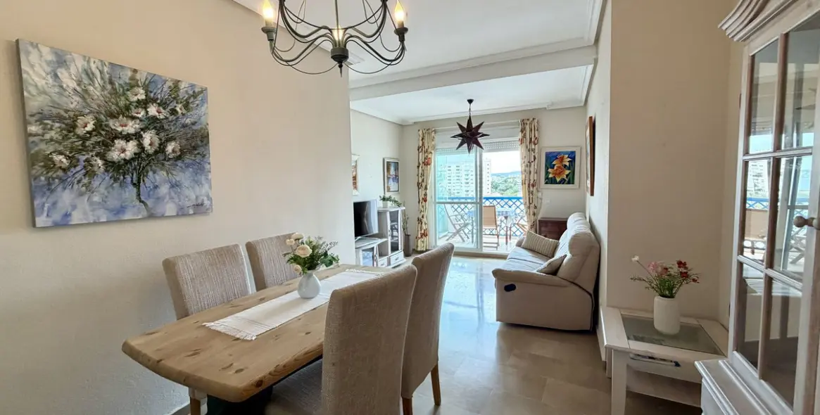 Venta de apartamento en planta media en Estepona 8