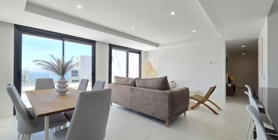 Venta de apartamento en planta media en Estepona 8