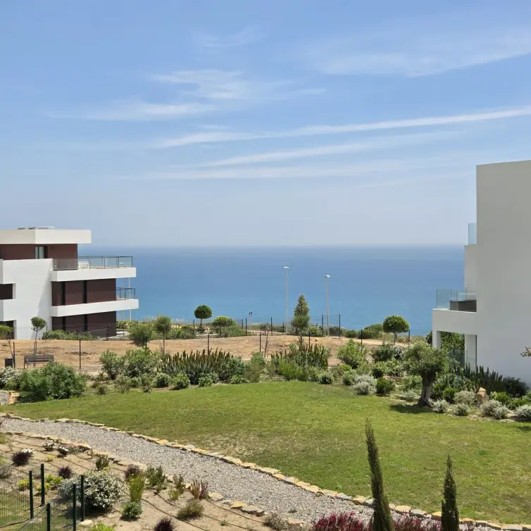 Venta de apartamento en planta media en Estepona