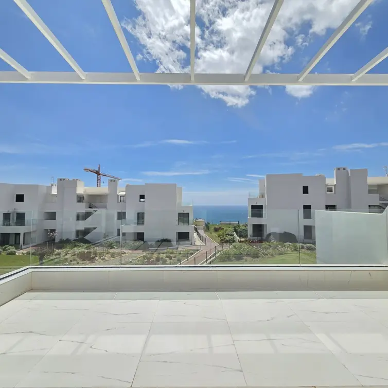 Venta de apartamento en planta media en Estepona