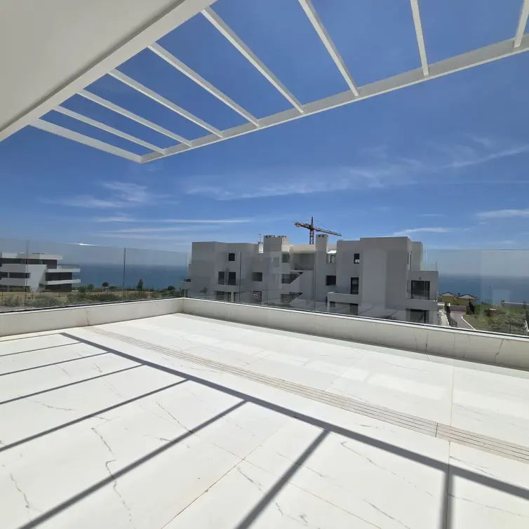 Venta de apartamento en planta media en Estepona