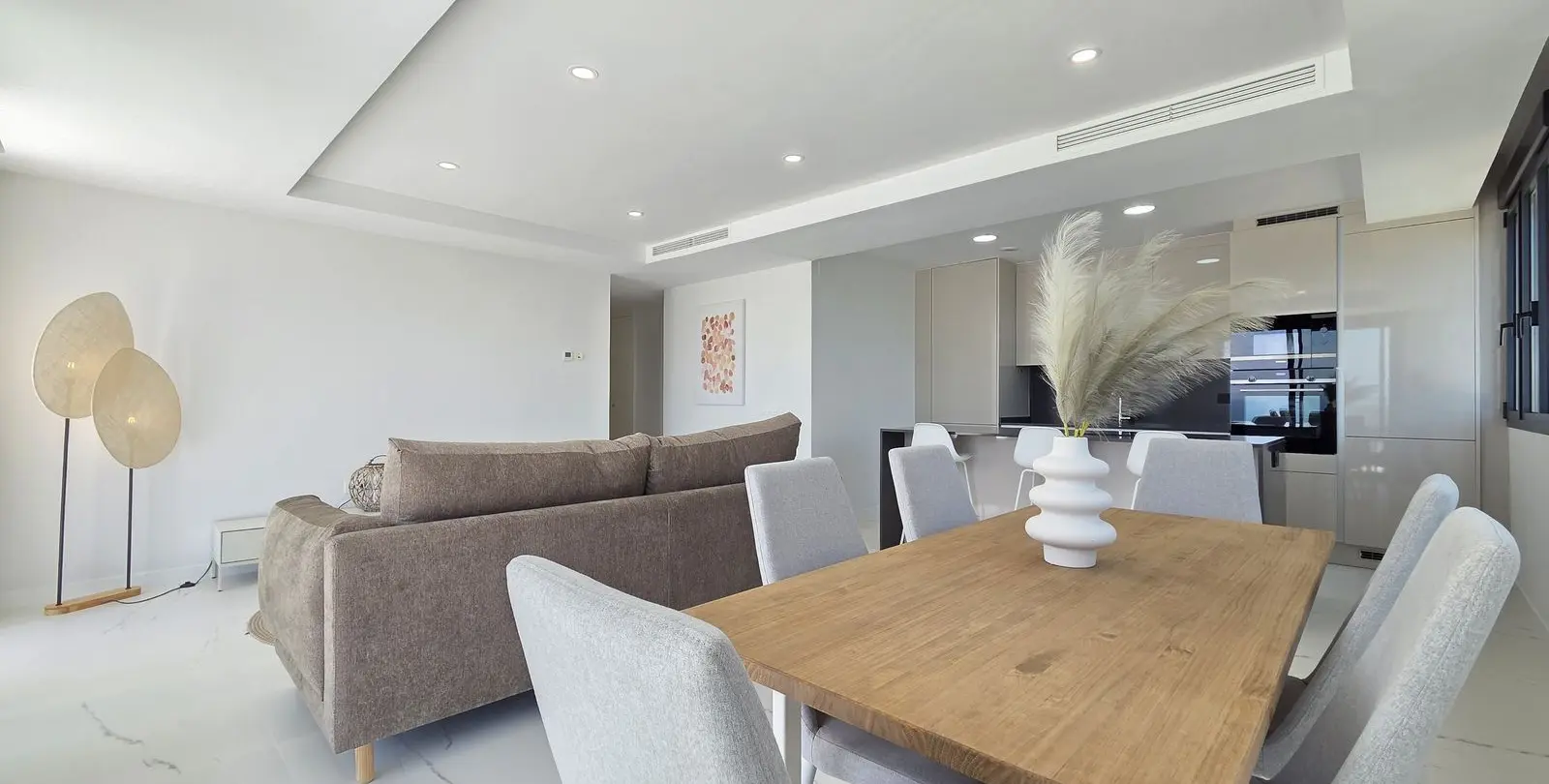 Sale of middle floor apartment in Estepona 18