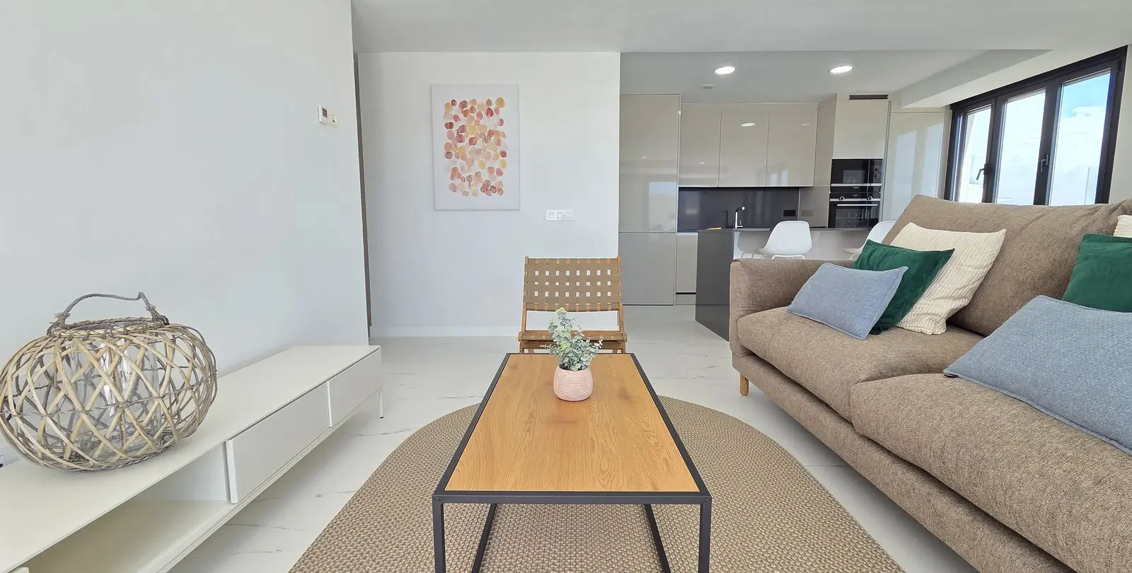 Sale of middle floor apartment in Estepona 19
