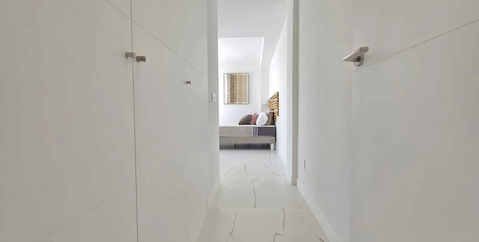Sale of middle floor apartment in Estepona 28