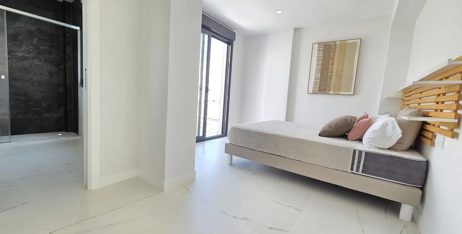 Sale of middle floor apartment in Estepona 29