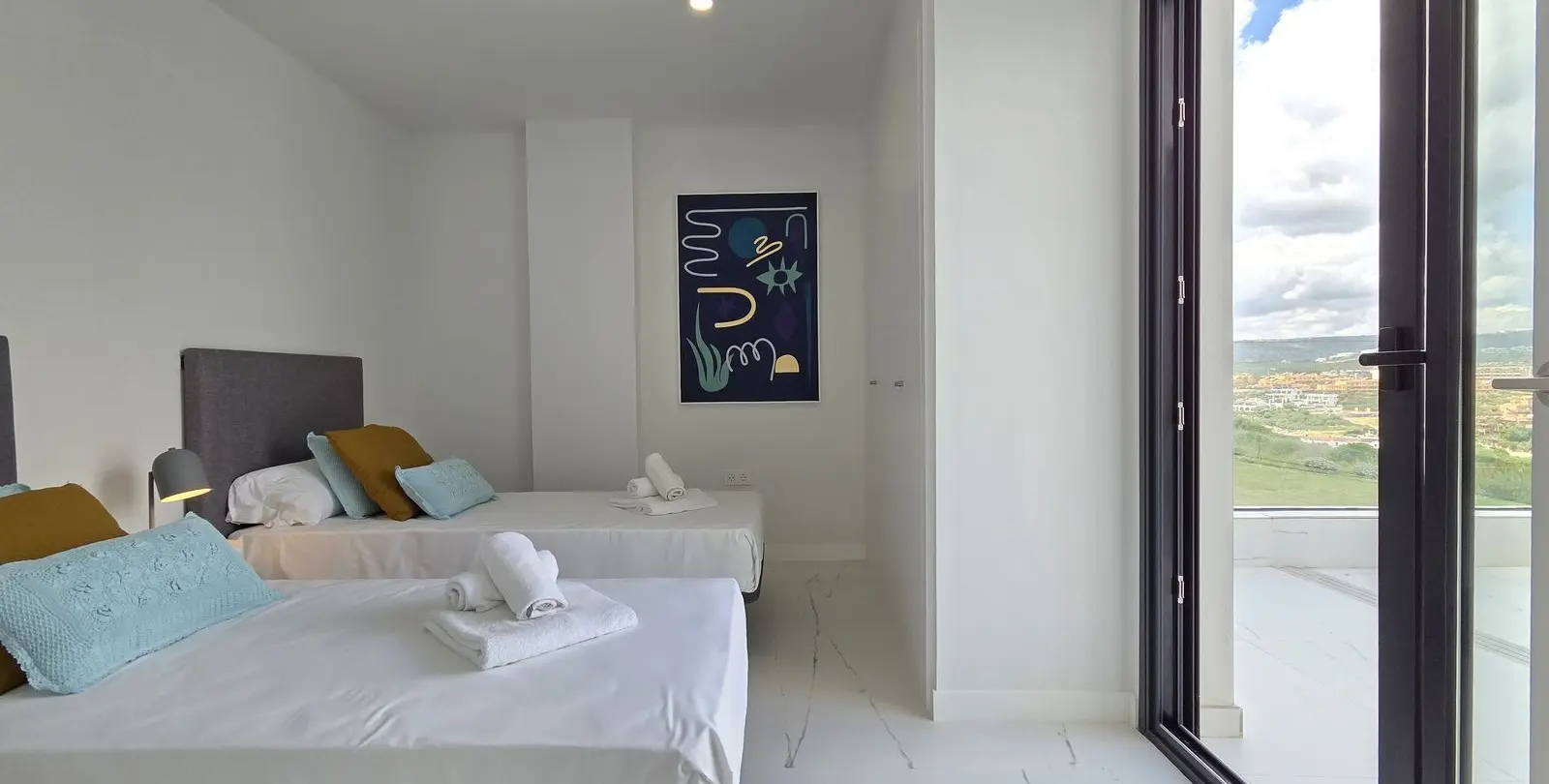 Sale of middle floor apartment in Estepona 43