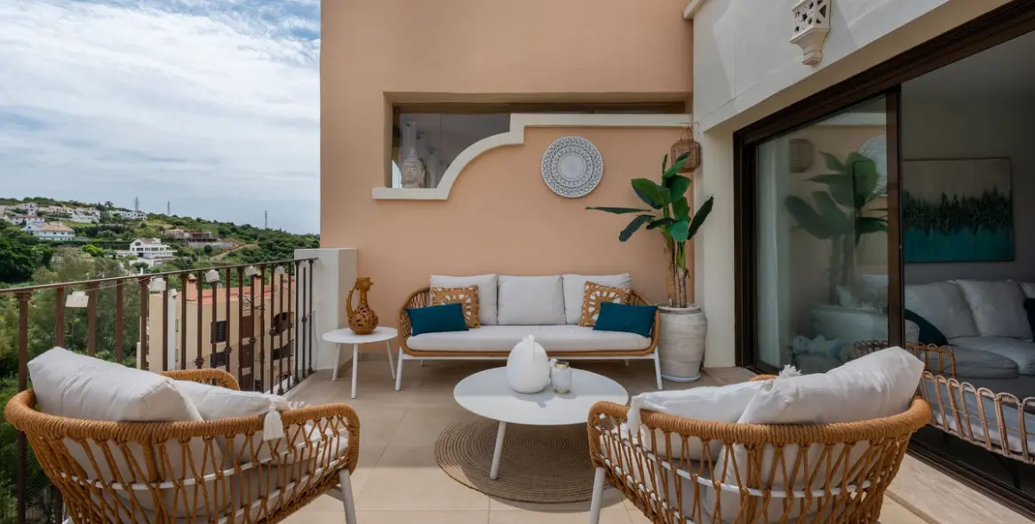 Продажа двухуровневого пентхауса в Estepona 3