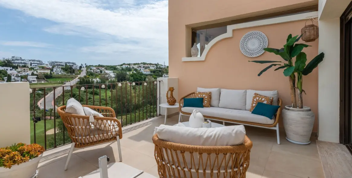 Продажа двухуровневого пентхауса в Estepona 19