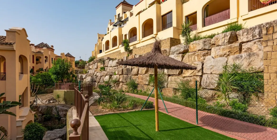 Продажа двухуровневого пентхауса в Estepona 28