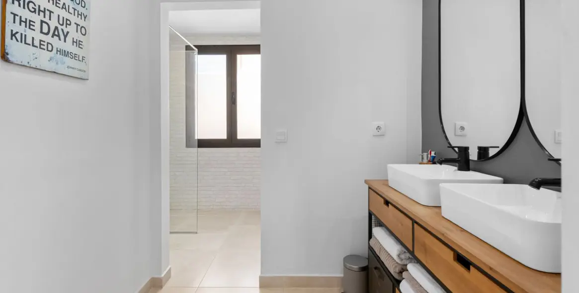 Продажа двухуровневого пентхауса в Estepona 32
