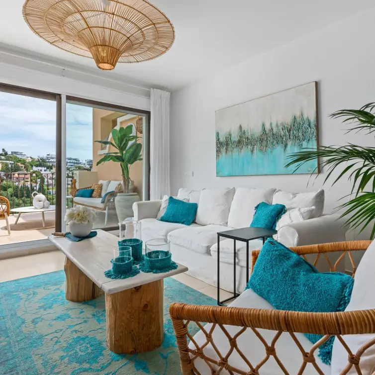 Продажа двухуровневого пентхауса в Estepona