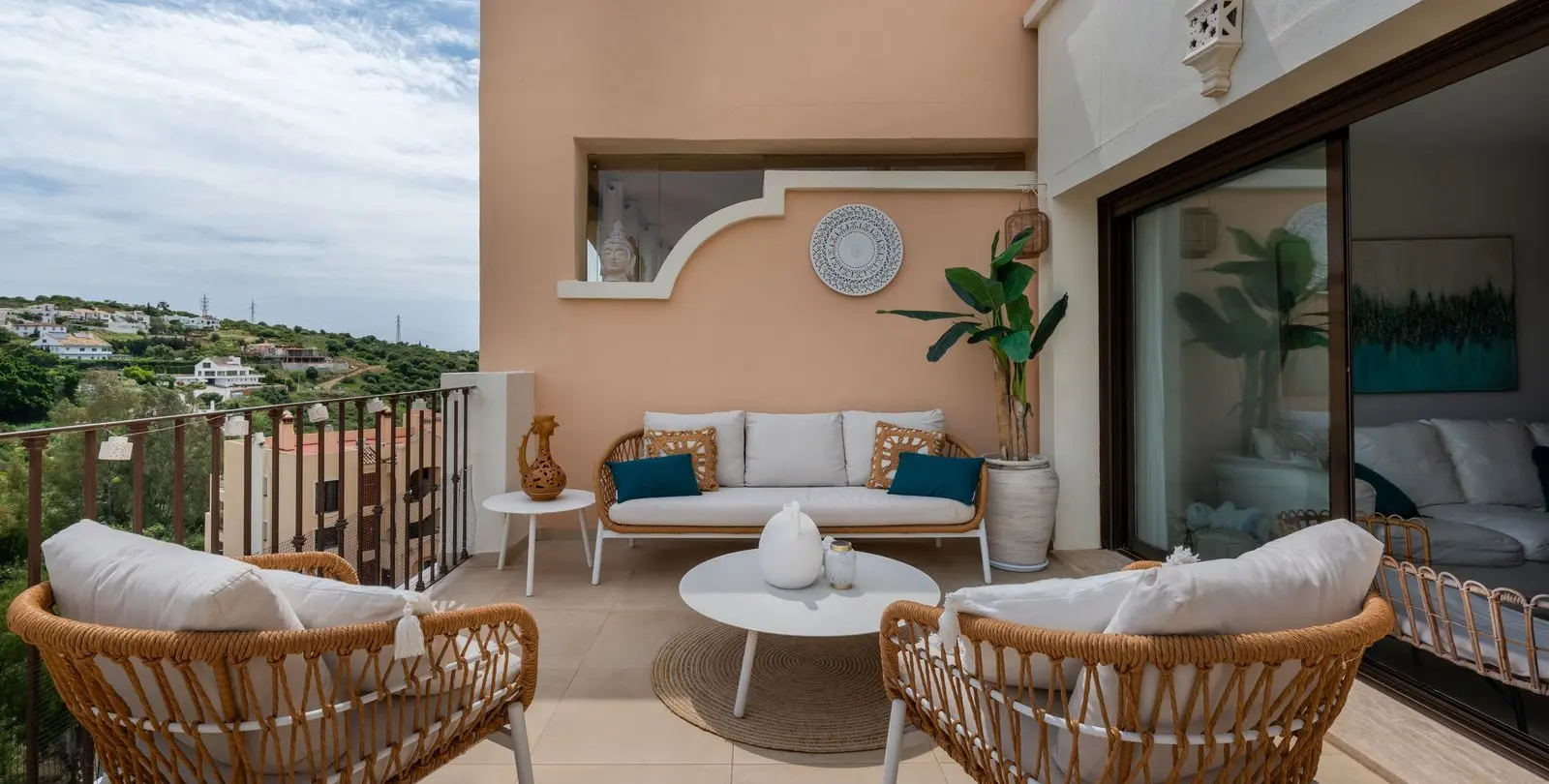 Продажа двухуровневого пентхауса в Estepona 3