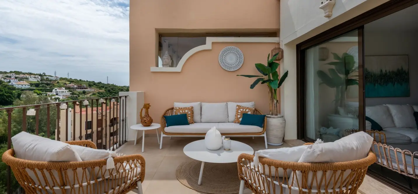 Продажа двухуровневого пентхауса в Estepona 2