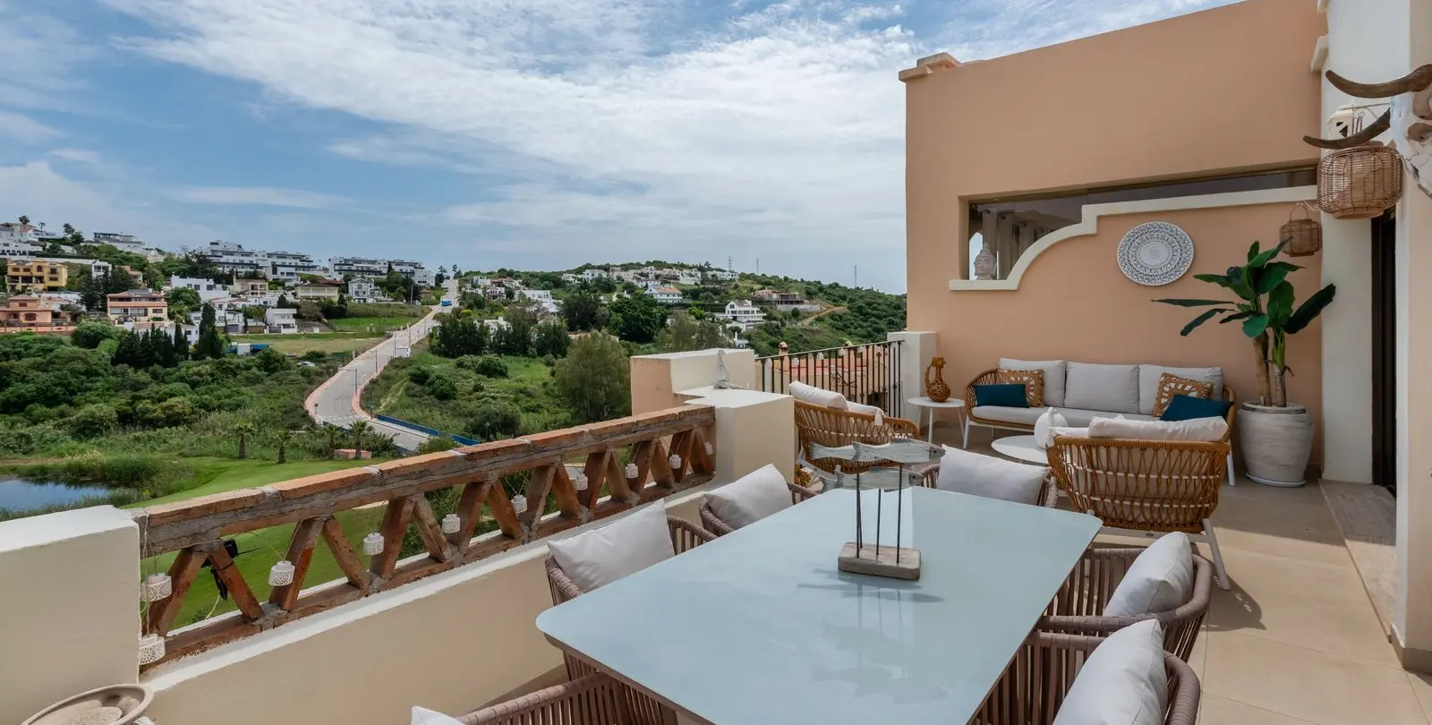 Продажа двухуровневого пентхауса в Estepona 18