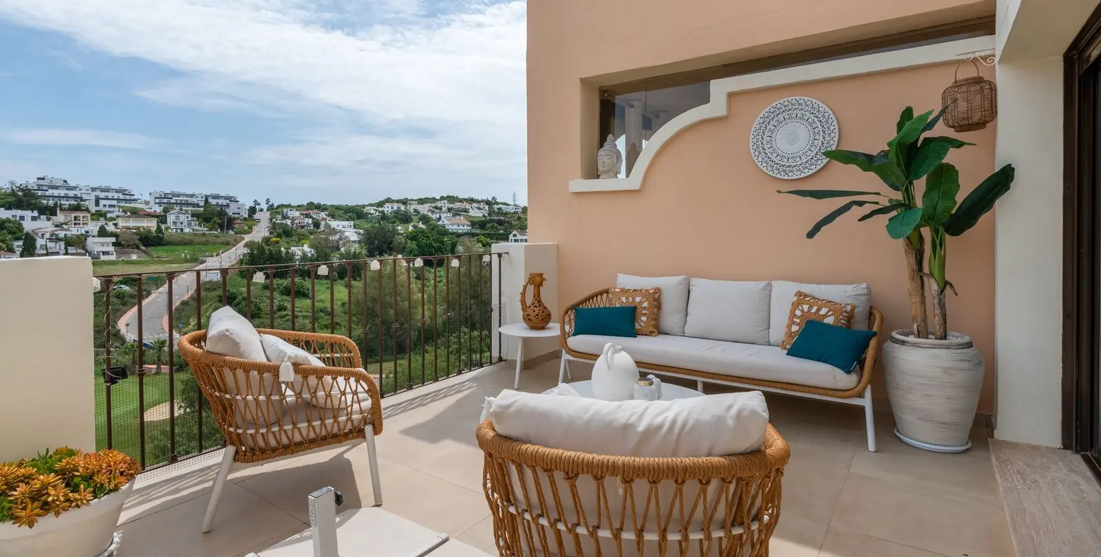 Продажа двухуровневого пентхауса в Estepona 19
