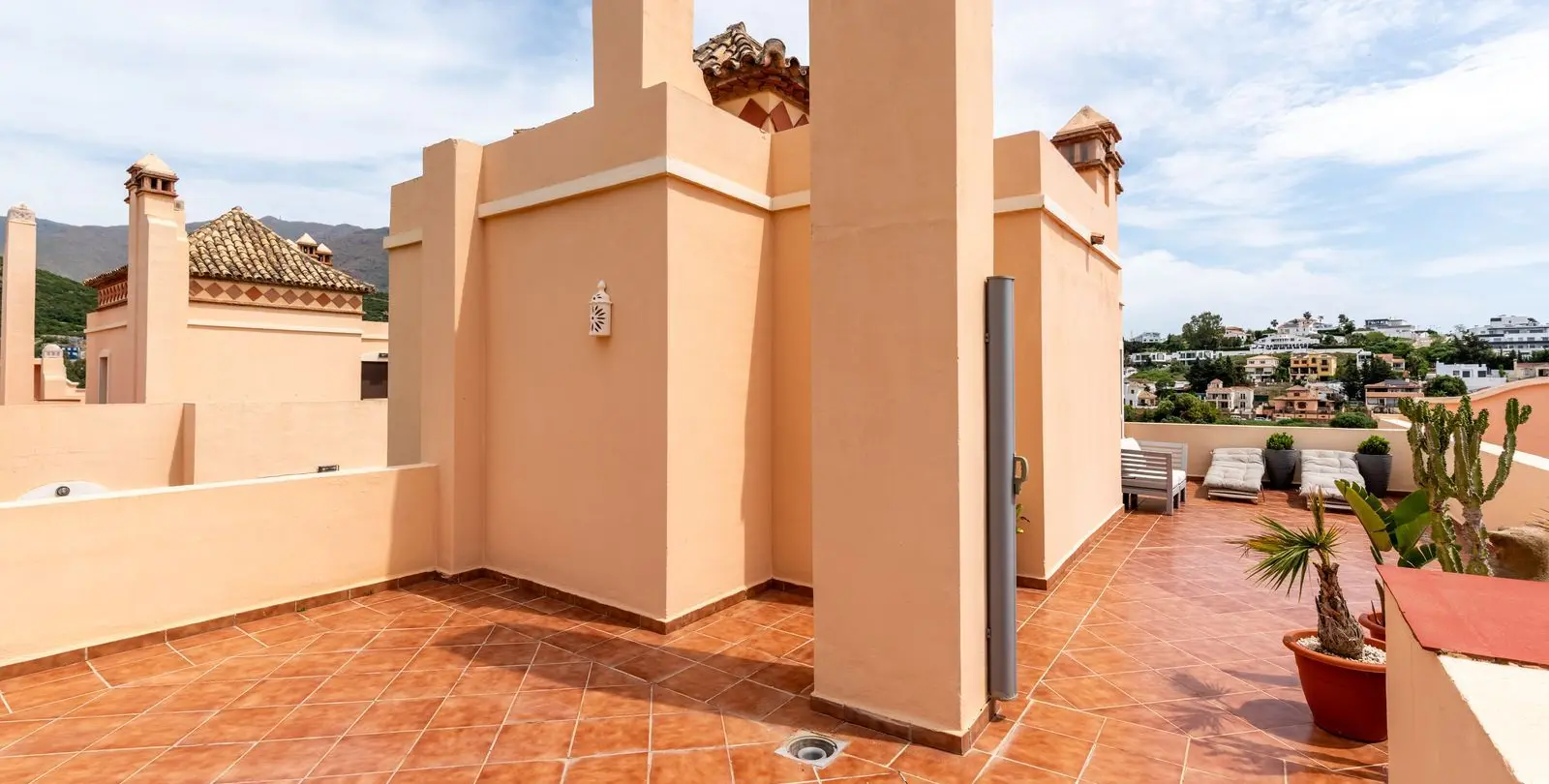 Продажа двухуровневого пентхауса в Estepona 26
