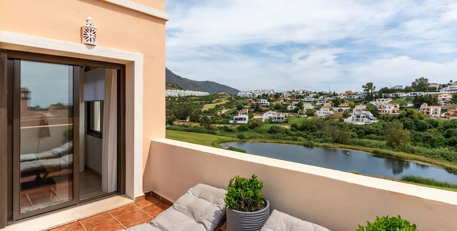 Продажа двухуровневого пентхауса в Estepona 27