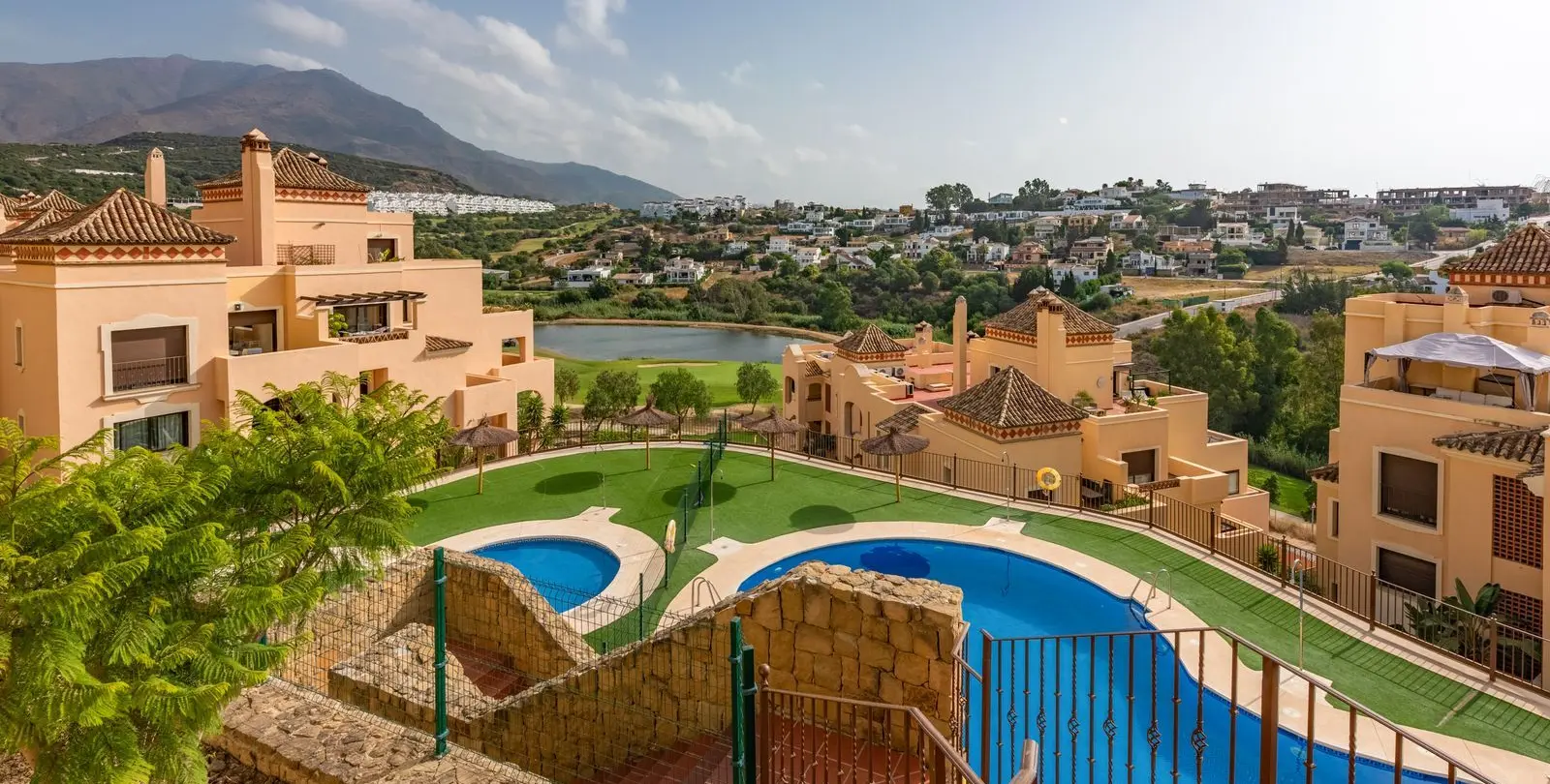 Продажа двухуровневого пентхауса в Estepona 29
