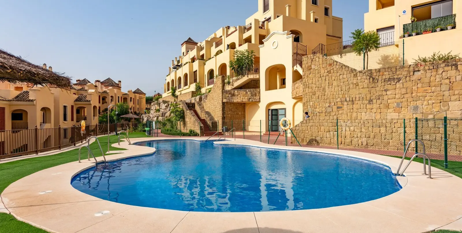 Продажа двухуровневого пентхауса в Estepona 49