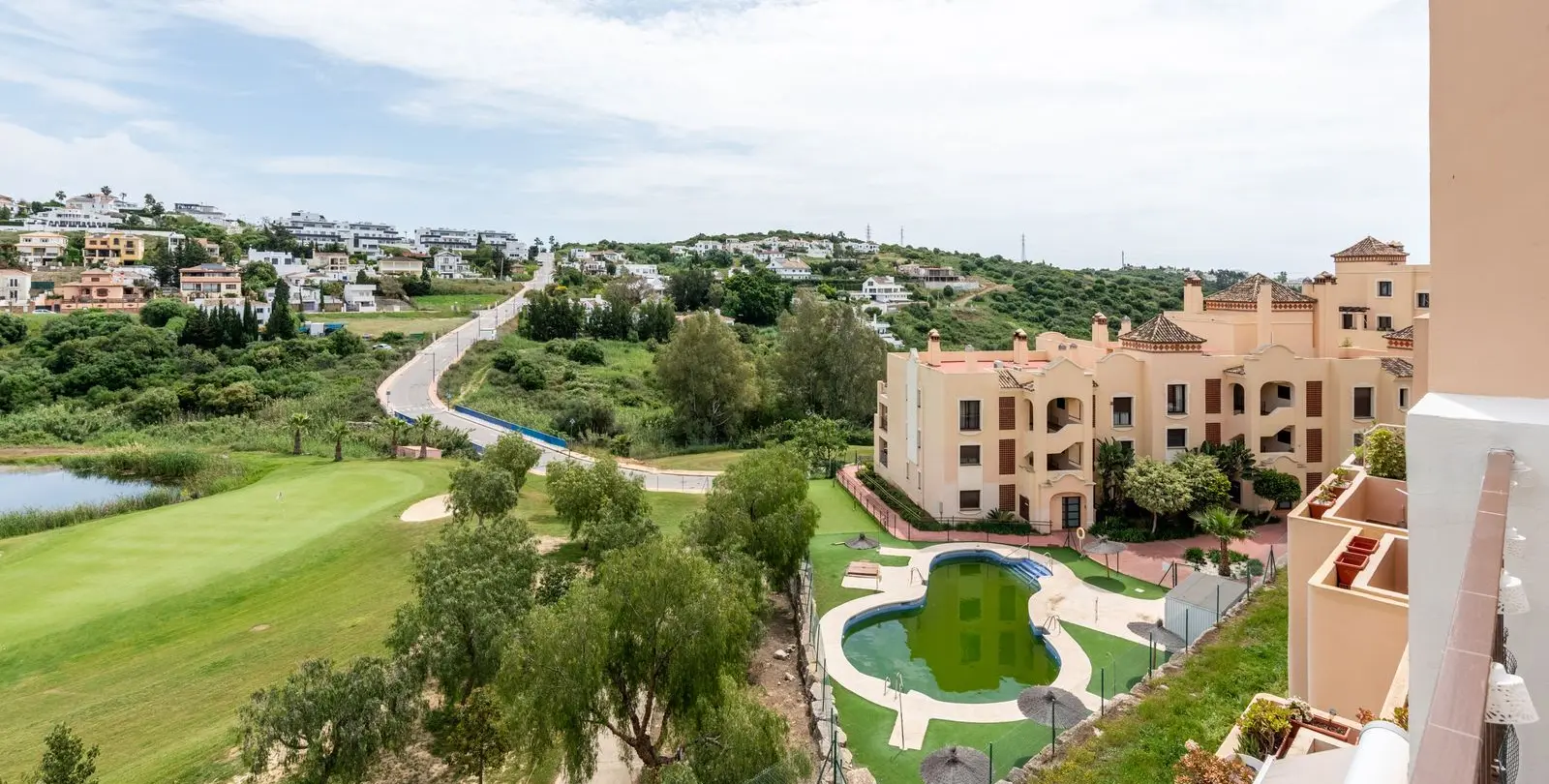 Продажа двухуровневого пентхауса в Estepona 50