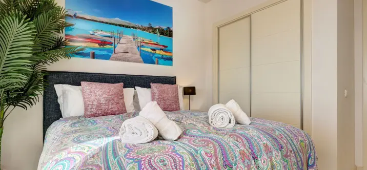 Sale of penthouse in Casares 2