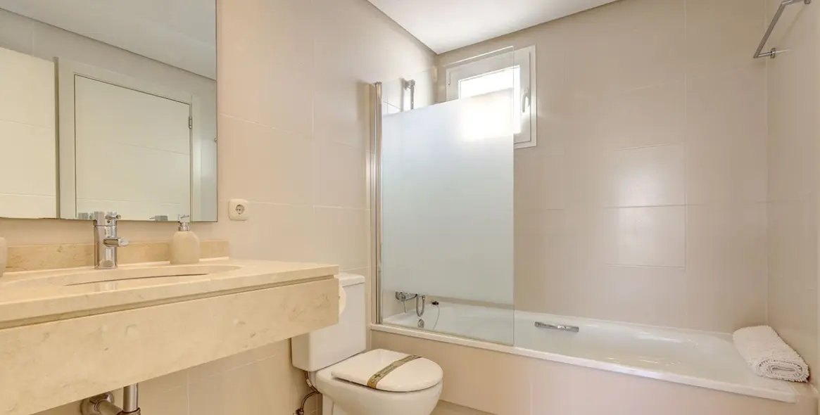 Sale of penthouse in Casares 4