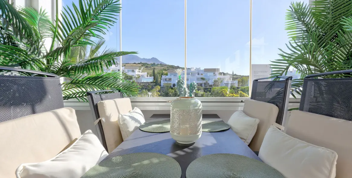 Sale of penthouse in Casares 9
