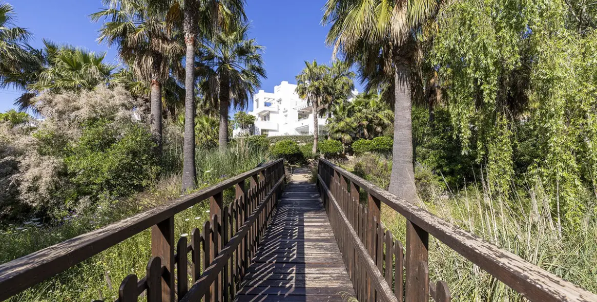 Sale of penthouse in Casares 17