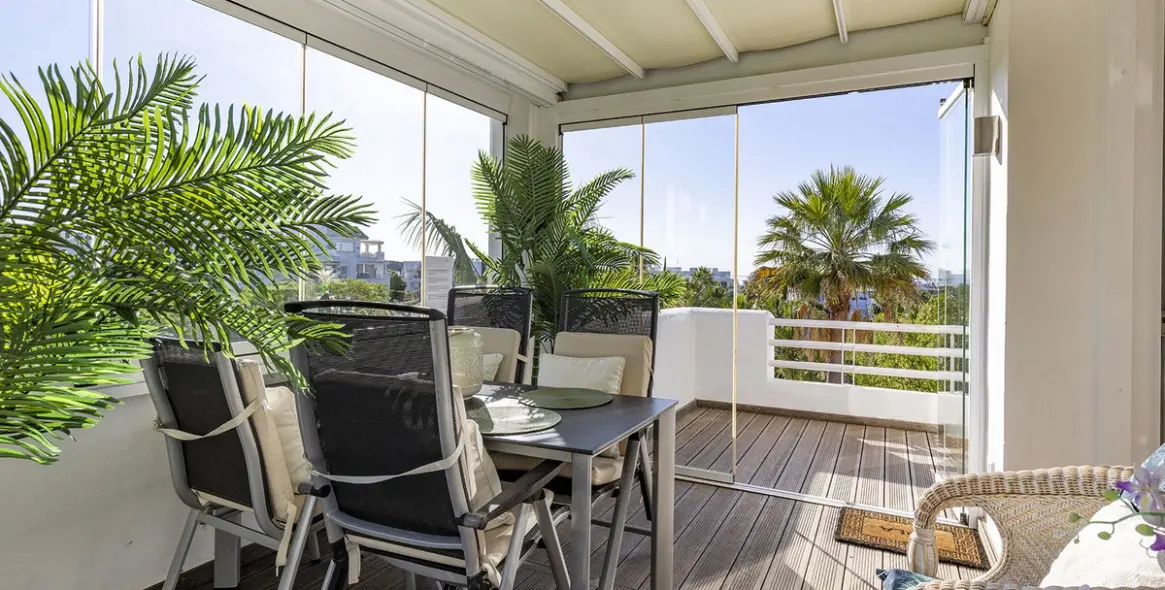 Sale of penthouse in Casares 21