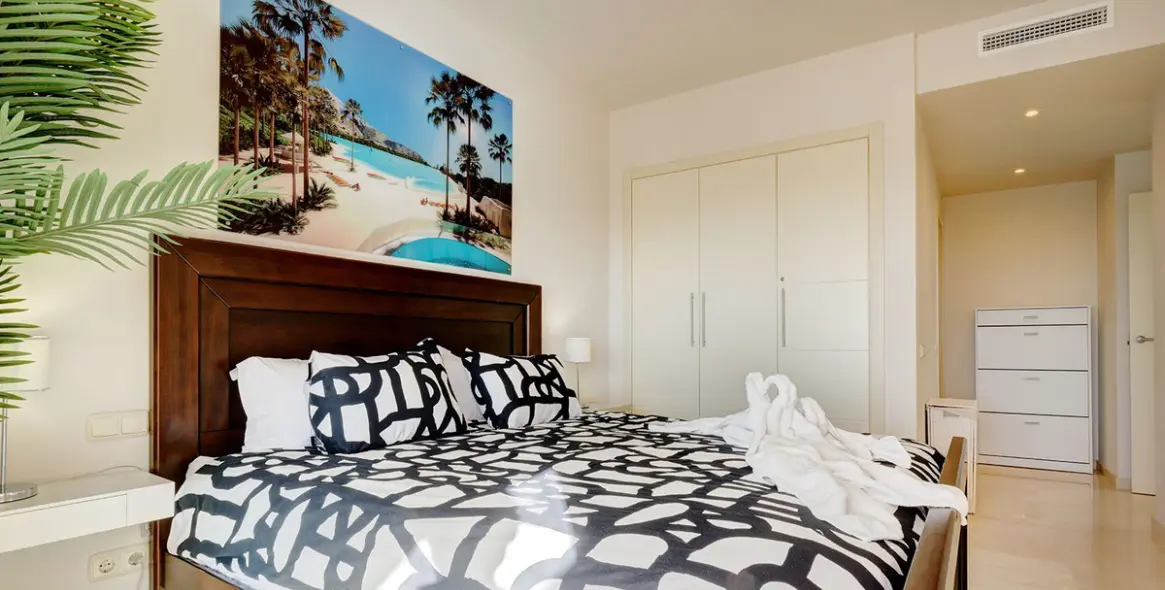 Sale of penthouse in Casares 23